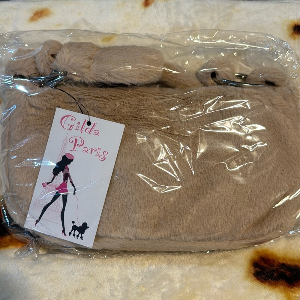NWT Gilda Paris Beige Fur Shoulder Bag With Keychain/Bag Charm